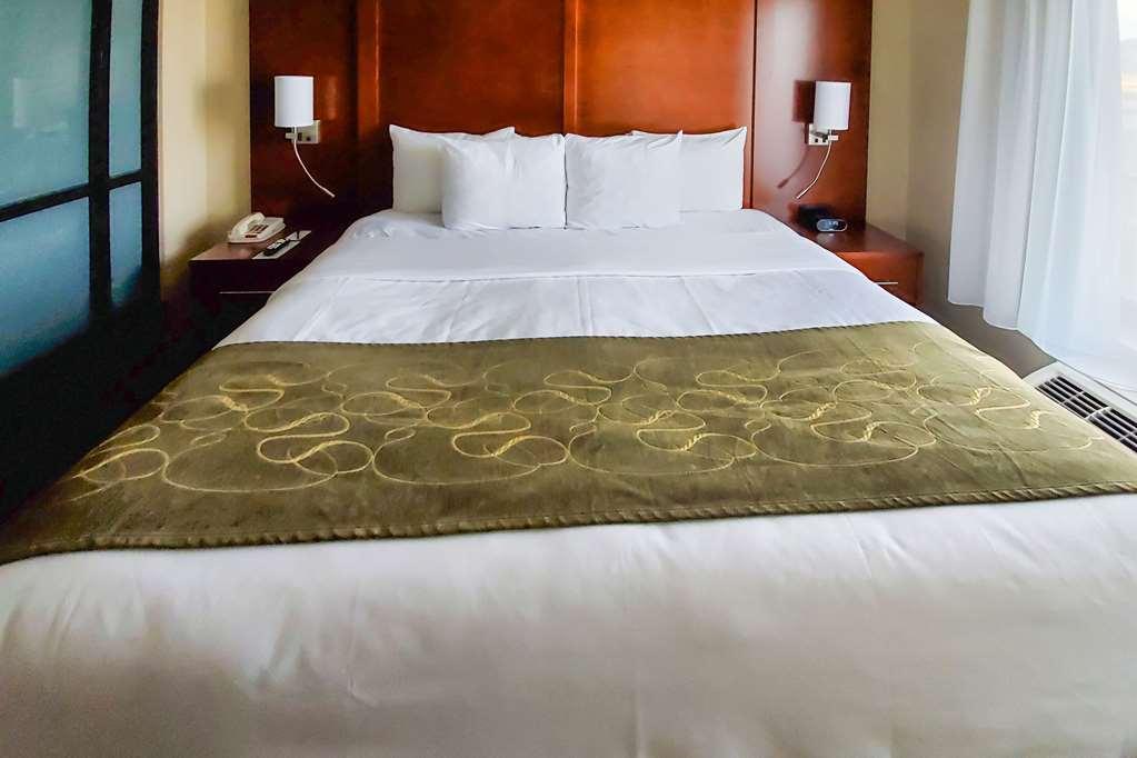 คอมฟอร์ต สวีตส์ แอร์พอร์ต Hotel เฮเลนา ห้อง รูปภาพ