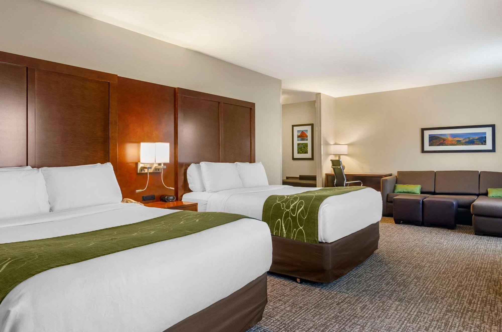 คอมฟอร์ต สวีตส์ แอร์พอร์ต Hotel เฮเลนา ภายนอก รูปภาพ