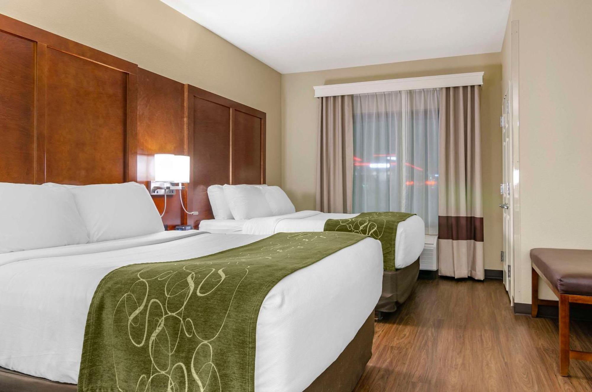 คอมฟอร์ต สวีตส์ แอร์พอร์ต Hotel เฮเลนา ภายนอก รูปภาพ